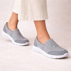Cloudwalkers Avenue Womens Gray Sneakers Slip On Walking Comfort Casual 12W Wide